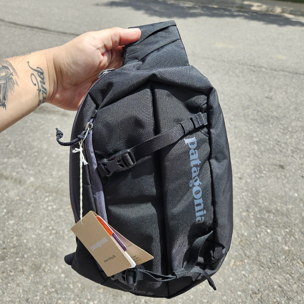 Patagonia Atom 8L Sling Bag (Black)